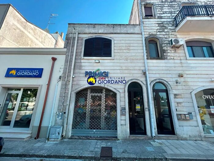 Casa quadrilocale in vendita in Piazza Vittoria, Squinzano