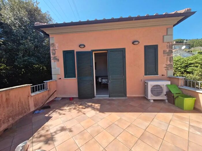 Appartamento con 5 locali in vendita in Rio