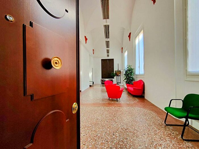 Appartamento quadrilocale in affitto in via clavature, Centro Storico, Bologna
