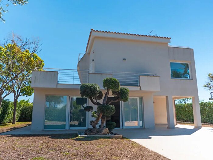 Casa con 7 locali in vendita in Via dellAirone, Siracusa