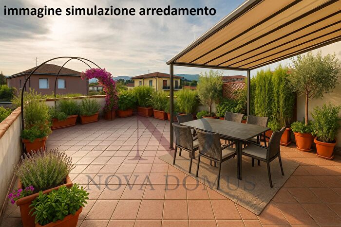 Appartamento quadrilocale in vendita in ª Traversa Via Salicello, Castelnuovo Magra