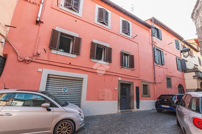 Appartamento trilocale in vendita in Via della Molinella, Viterbo