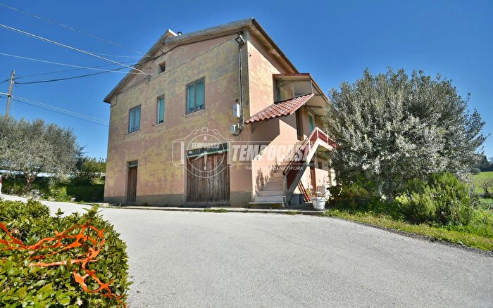 Appartamento con 5 locali in vendita in Via Flaminia I, Osimo