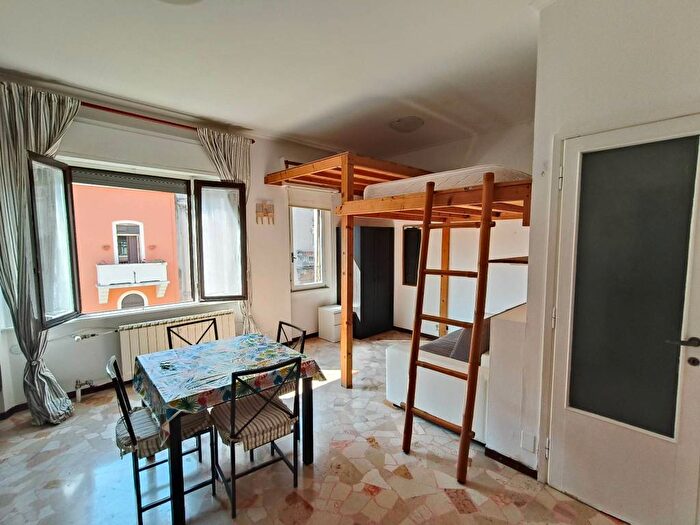 Appartamento monolocale in affitto in Via Alessandro Stradella, Buenos Aires, Milano