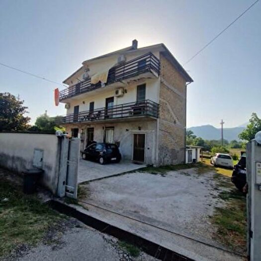 Appartamento quadrilocale in vendita in Via Foresta, Cervaro