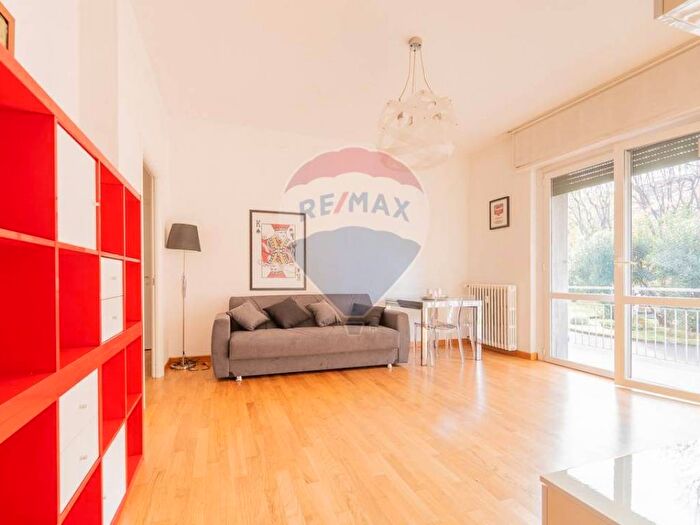 Appartamento bilocale in affitto in VIA LORENTEGGIO, Giambellino, Milano