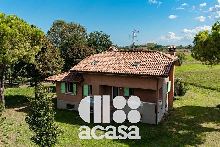 Casa con 7 locali in vendita in Via Cesenatico, Cesenatico