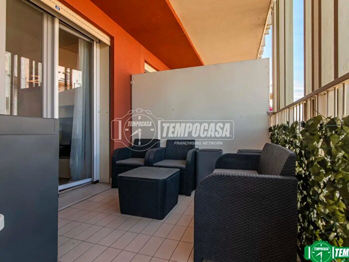 Appartamento trilocale in vendita in Piazza Salvo d'Acquisto, Arese
