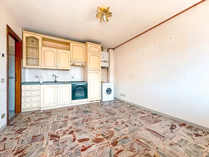 Appartamento bilocale in vendita in Via Alto Vergante, Brovello Carpugnino