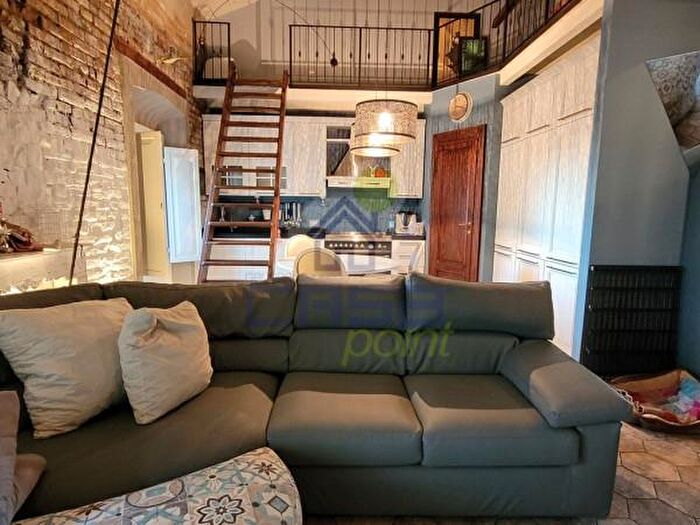 Appartamento trilocale in vendita in Via Ala Ponzone, Cremona