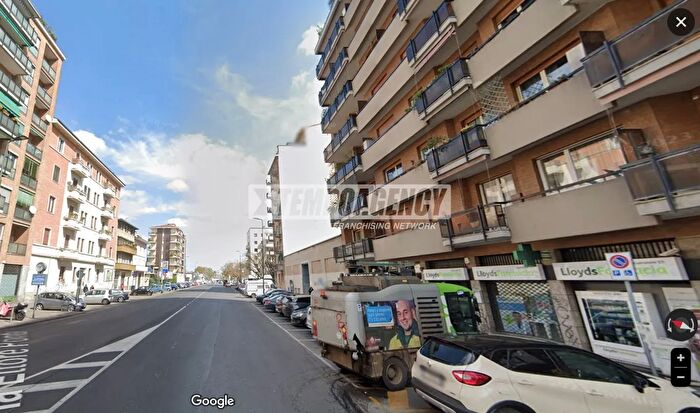 Appartamento trilocale in vendita in Via Santa Rita da Cascia, Milano