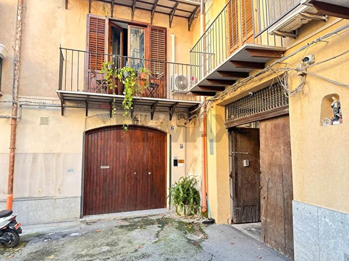 Appartamento trilocale in vendita in Palermo