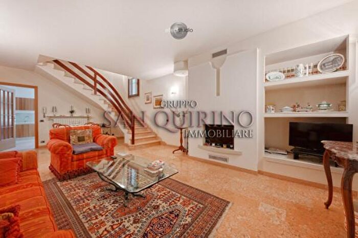 Casa con 5 locali in vendita in Corso Mazzini C, Correggio