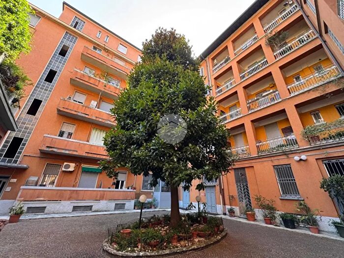 Appartamento trilocale in affitto in Via Carlo Imbonati, Milano