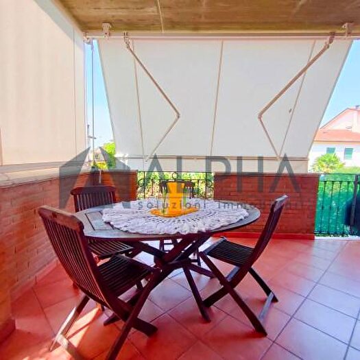 Casa con 6 locali in vendita in Via del Pino, Ravenna