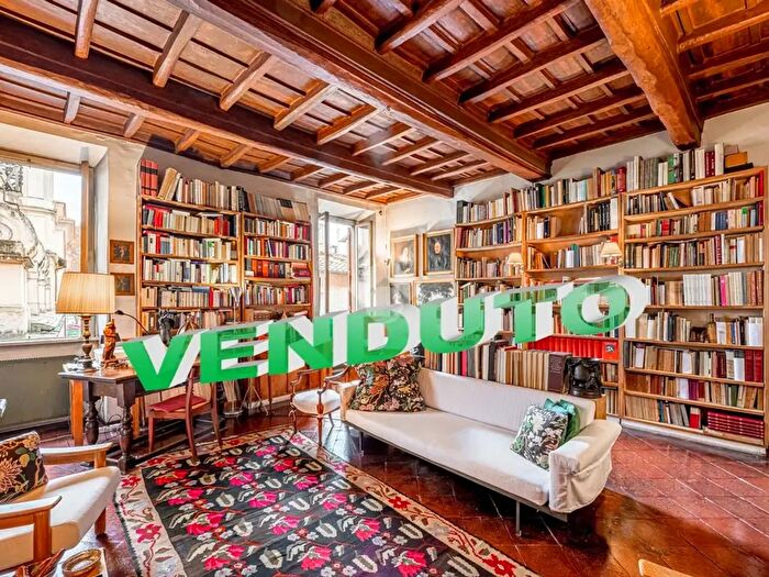 Appartamento bilocale in vendita in Via dei Banchi Vecchi, Roma