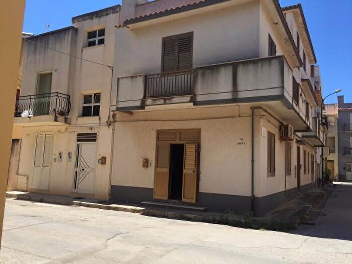 Appartamento trilocale in vendita in Via Arena, Menfi