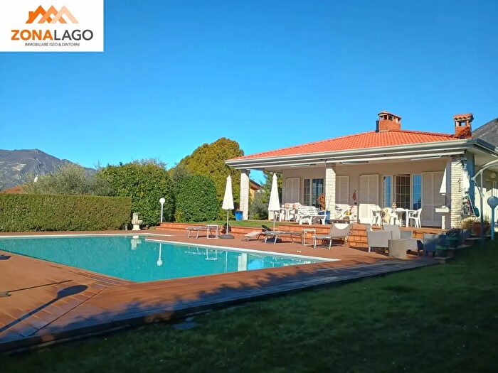 Casa con 8 locali in vendita in Via Provinciale, Sale Marasino