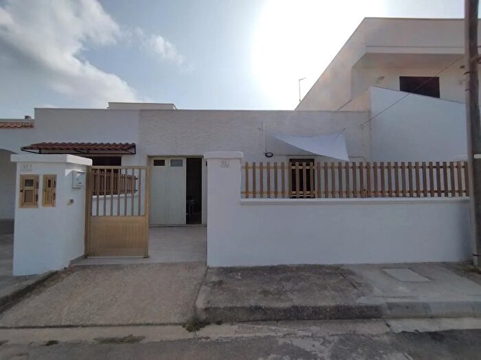 Casa quadrilocale in vendita in Torre San Giovanni, Ugento