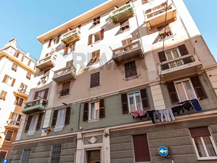 Appartamento quadrilocale in vendita in Via Bellini, Genova