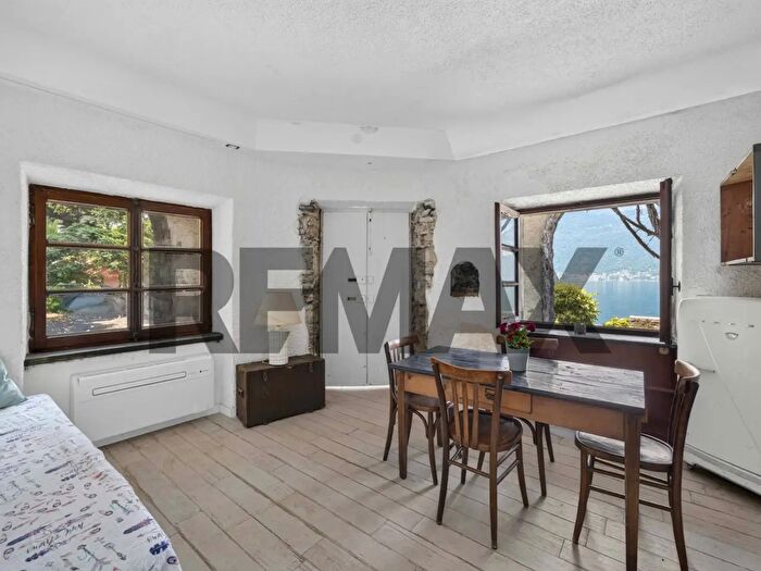 Appartamento bilocale in vendita in Mandello Del Lario