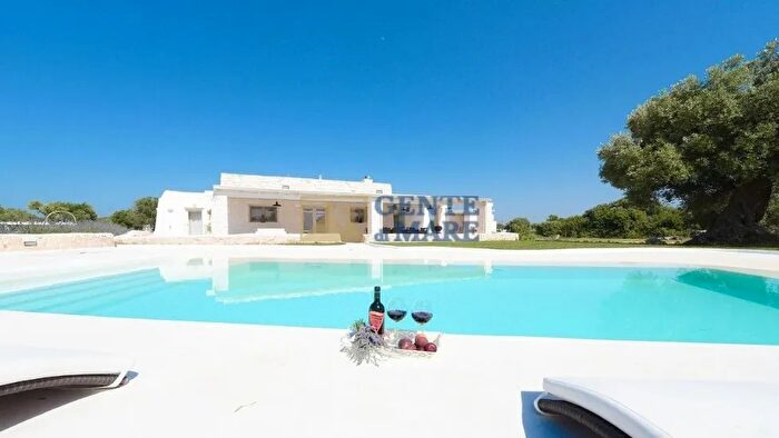 Casa con 8 locali in vendita in Ostuni
