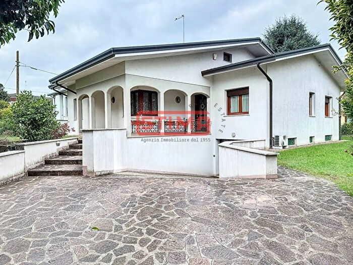 Casa con 7 locali in vendita in Treviso