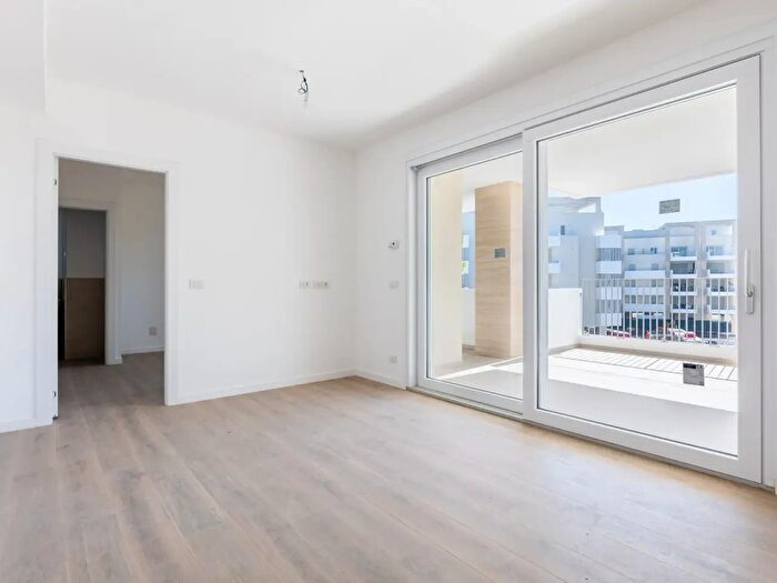 Appartamento trilocale in vendita in Via della Vignaccia, Roma