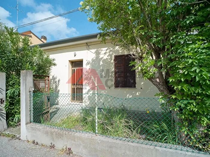 Casa con 5 locali in vendita in Via Ronco, Ravenna