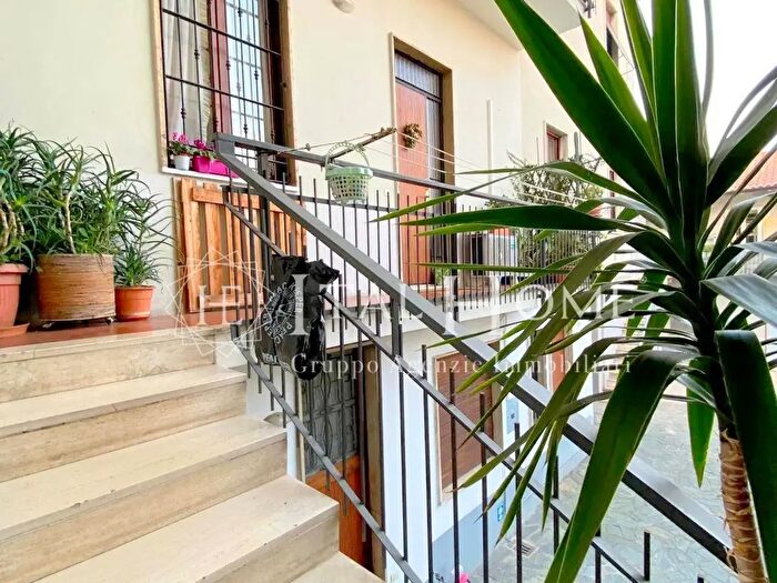 Appartamento trilocale in vendita in Via Garibaldi, Desio