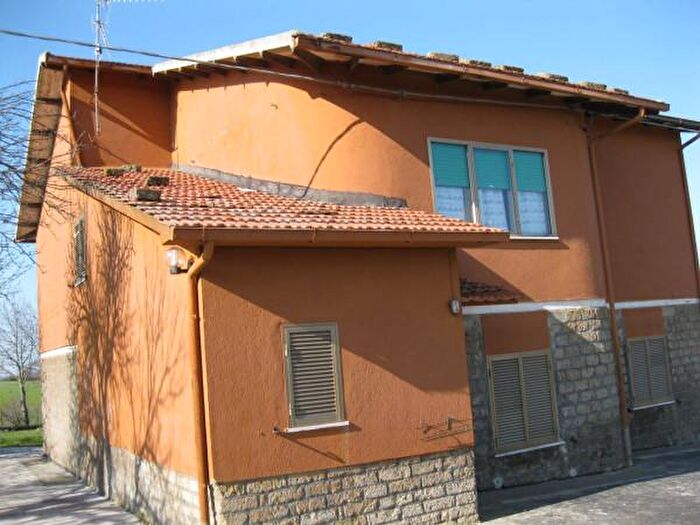 Casa con 6 locali in vendita in Strada Regionale Maremmana, Pitigliano