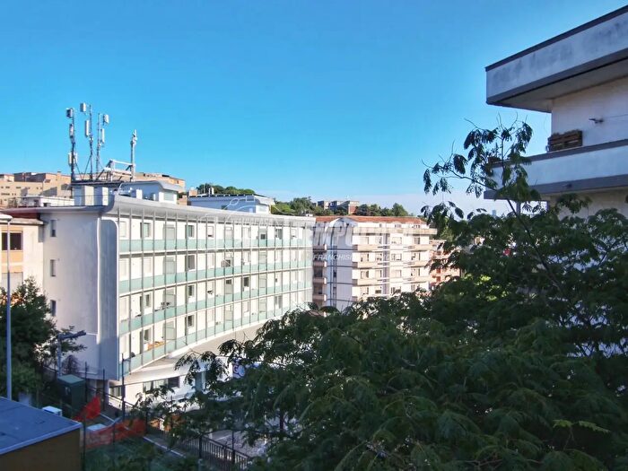 Appartamento trilocale in vendita in Via Michelangelo Buonarroti, Ancona