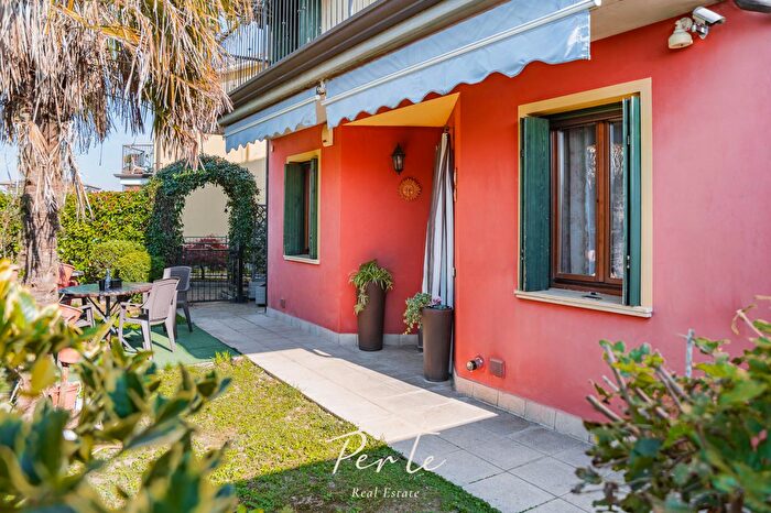 Appartamento quadrilocale in vendita in Via Giuseppe Garibaldi d, Borgo Mantovano