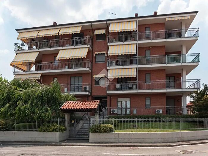 Appartamento trilocale in vendita in Via Gian Corrado Basso, Cirie'
