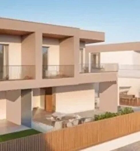 Casa quadrilocale in vendita in Via Roveri, Abano Terme