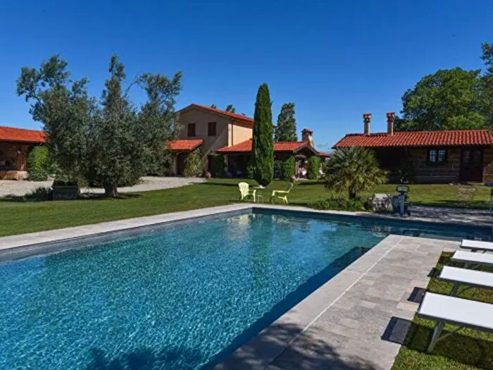Casa con 6 locali in vendita in Montebello, Tuscania