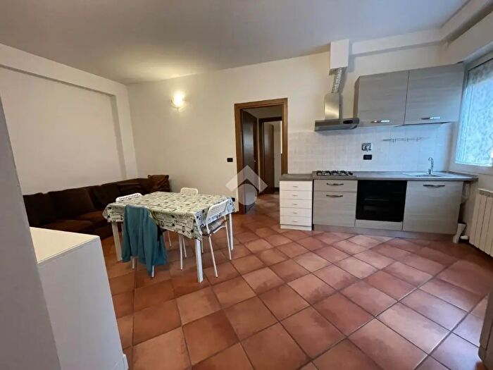 Appartamento trilocale in affitto in Via Vittore Carpaccio, Bologna