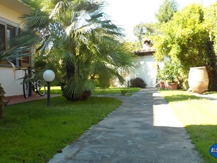 Casa con 6 locali in vendita in Pietrasanta