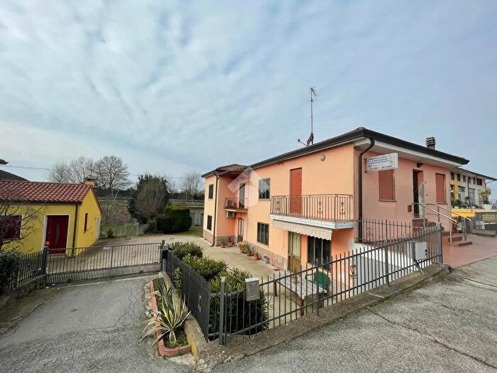Casa con 6 locali in vendita in Via Roma, Anguillara Veneta