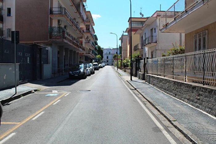 Appartamento trilocale in vendita in Viale Leone Portici, Portici