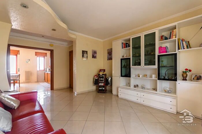 Appartamento trilocale in vendita in Via Canne Manfredonia Zona Croce Stazione, Manfredonia