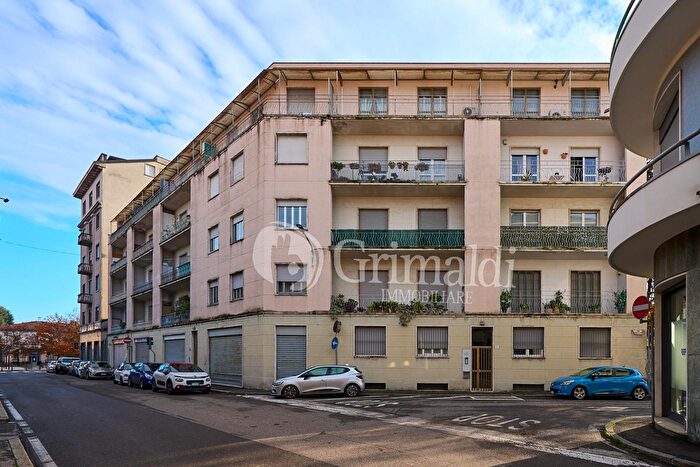 Case in Vendita e in Affitto - 2