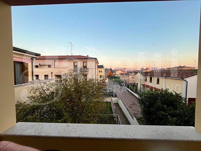 Appartamento bilocale in vendita in Via Pomello, Castelvetro Piacentino