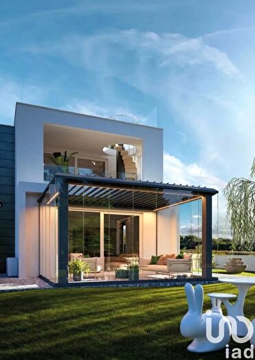 Casa con 6 locali in vendita in Strada Bore di Tenna, Fermo