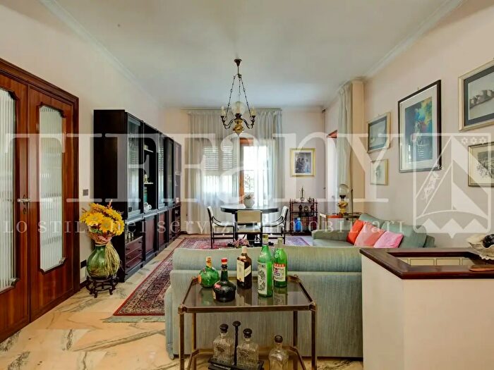 Appartamento trilocale in vendita in Via Pasquale Baffi, Roma