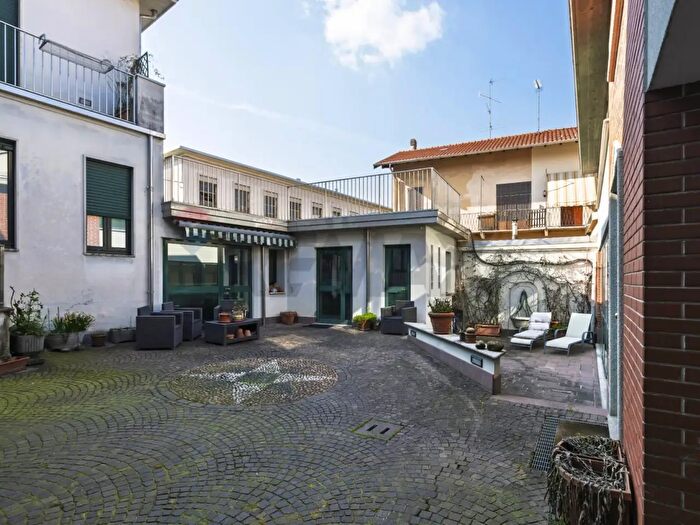 Casa con 5 locali in vendita in Busto Arsizio