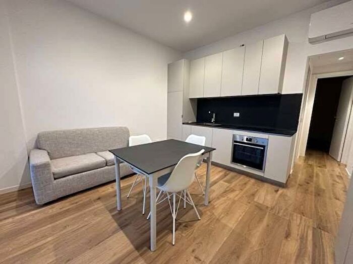 Appartamento bilocale in affitto in Via Volta, Uggiate Trevano, Uggiate con Ronago