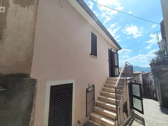 Casa quadrilocale in vendita in Via Duomo, Canna