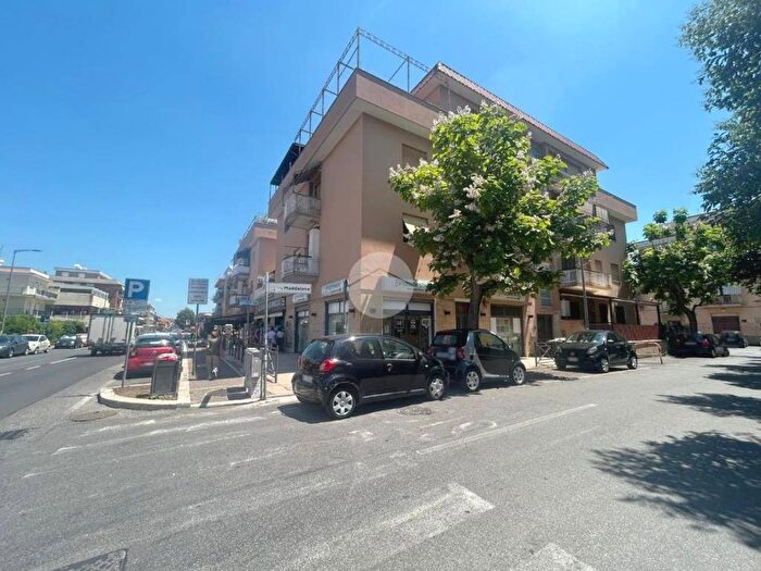 Appartamento quadrilocale in affitto in Via umberto maddalena, Ciampino