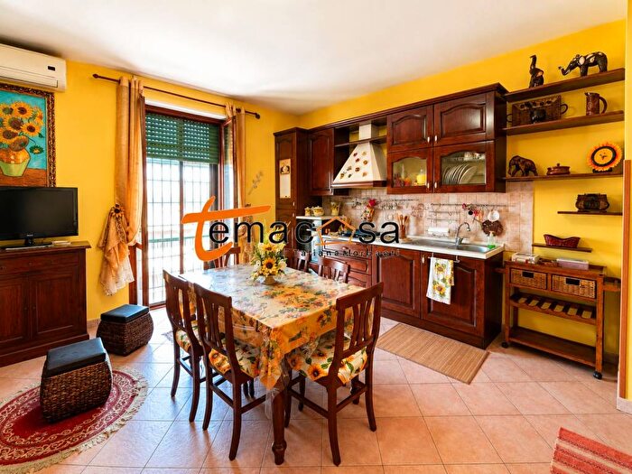 Appartamento trilocale in affitto in Via Vincenzo Monamì, Borghesiana, Roma